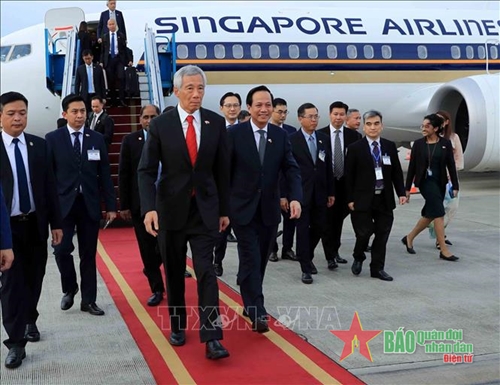 Thủ tướng Cộng hòa Singapore Lý Hiển Long đến Hà Nội, bắt đầu chuyến thăm chính thức Việt Nam